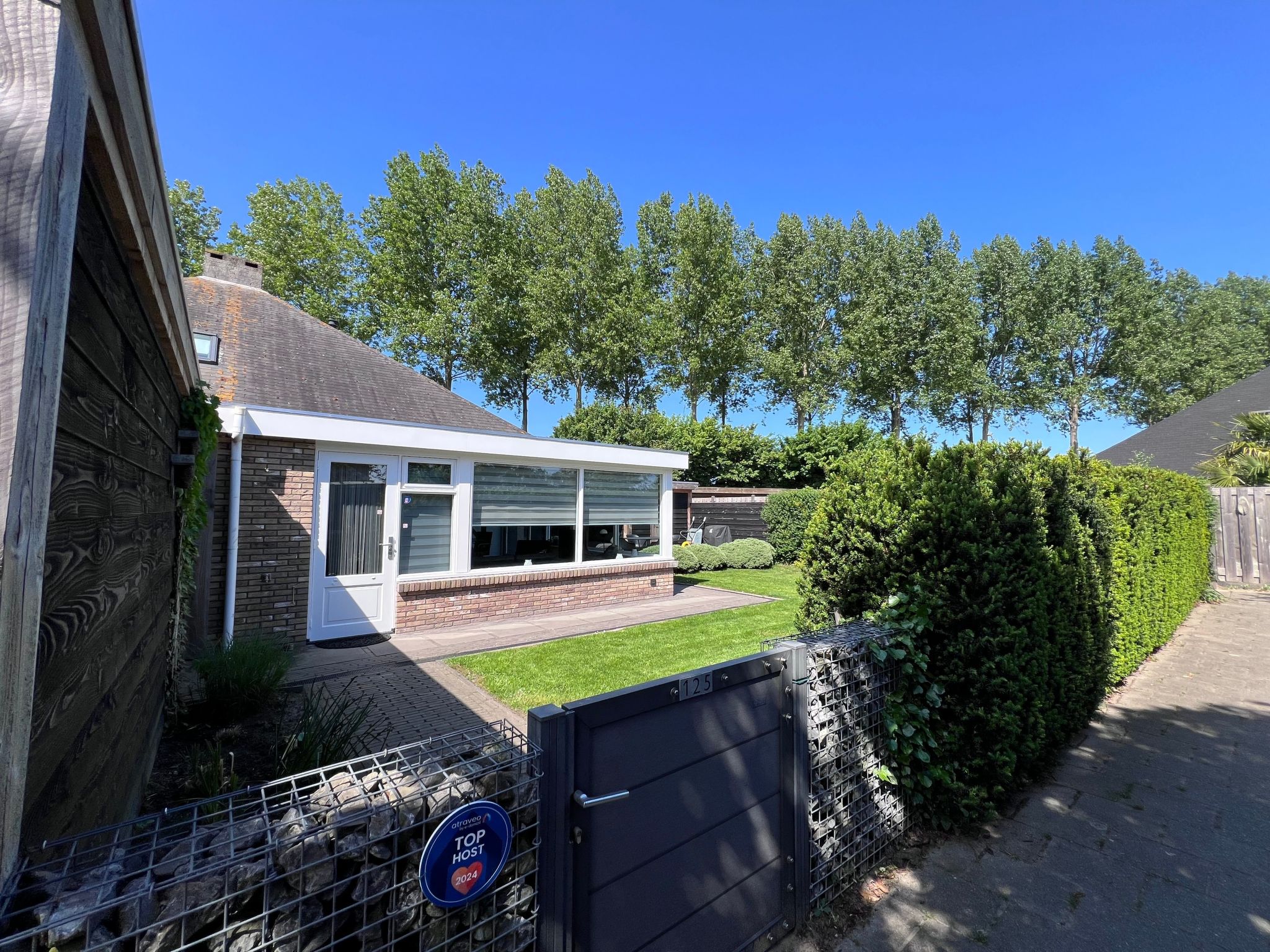 In Stavenisse mit gemütlicher Terrasse-Dedans