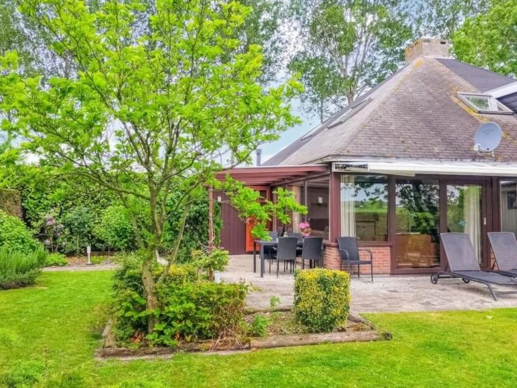 4-persoons vakantiehuis met verwarmd zwembad in Stavenisse in Stavenisse