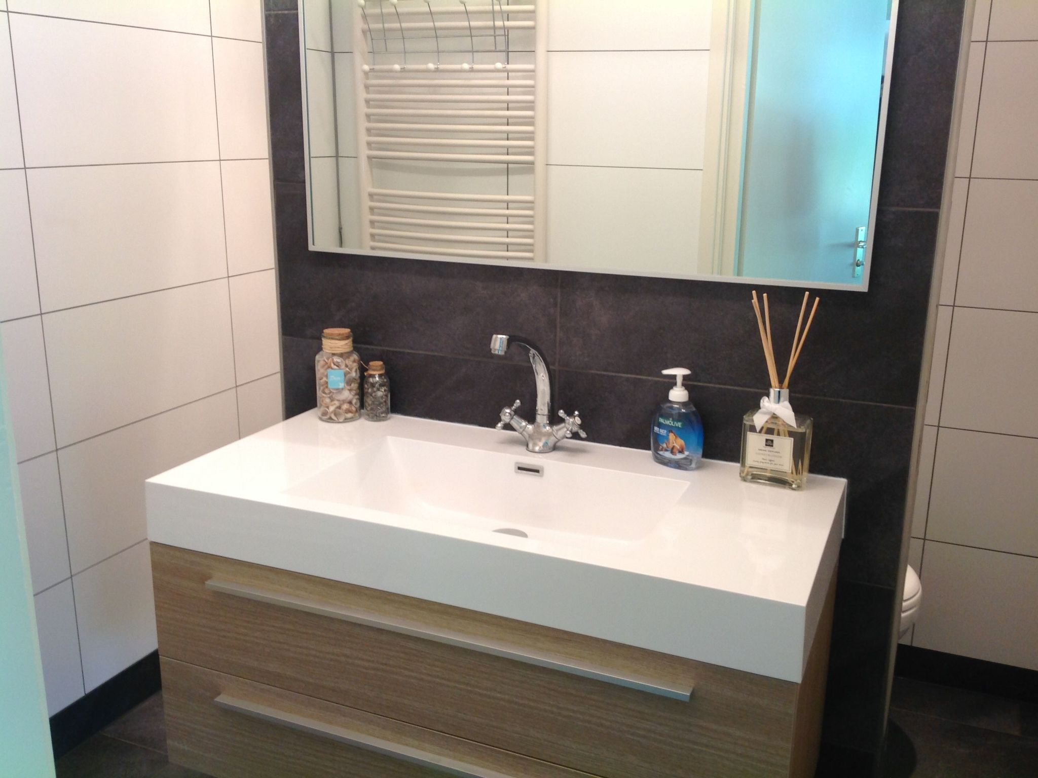 Mit Garten, Grill und Terrasse-Drinnen