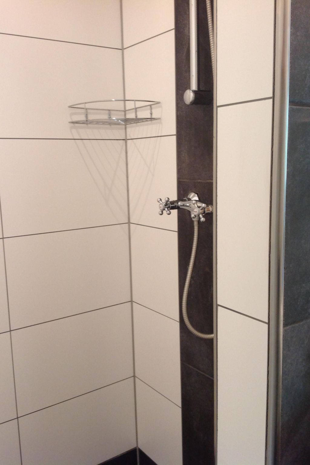 Mit Garten, Grill und Terrasse-Drinnen