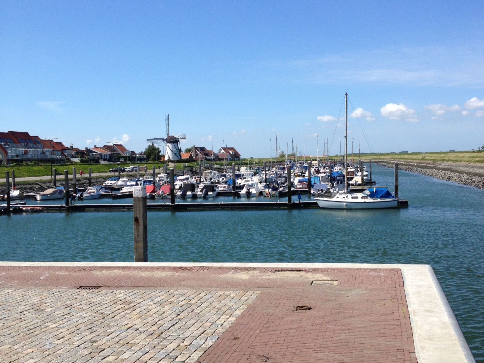 Mit Garten, Grill und Terrasse-Drinnen