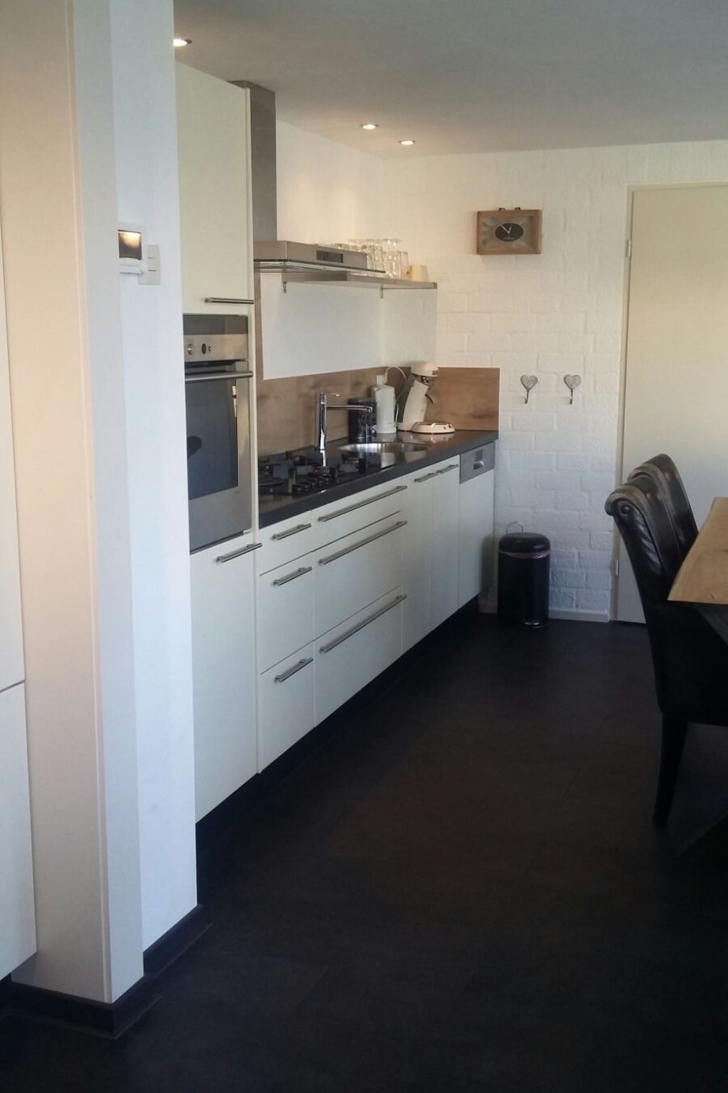 Mit Garten, Grill und Terrasse-Drinnen