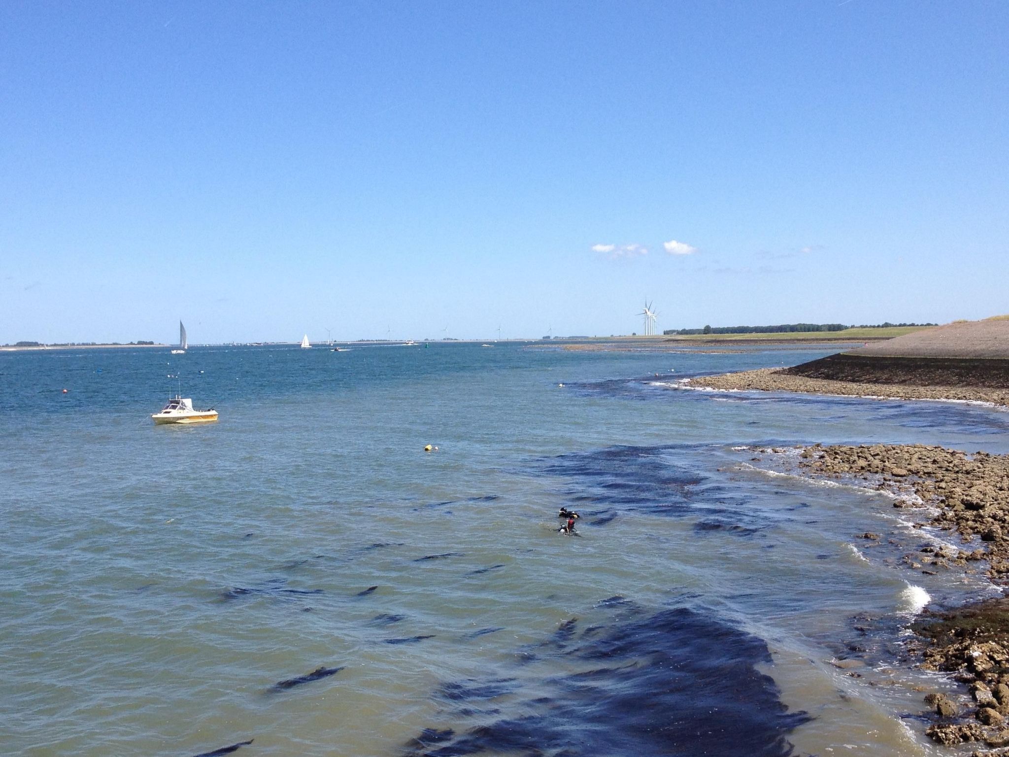 Mit Garten, Grill und Terrasse-Drinnen