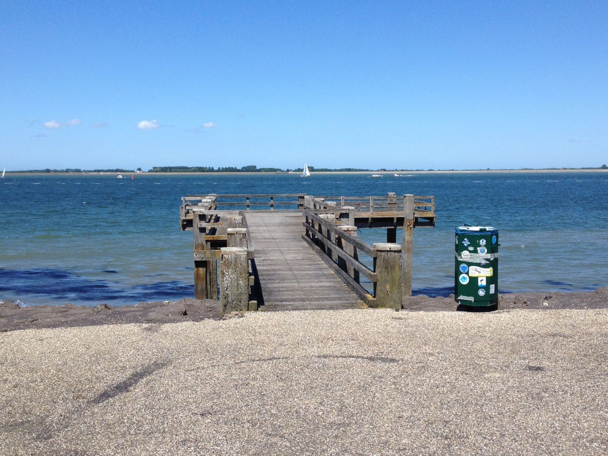 Mit Garten, Grill und Terrasse-Drinnen