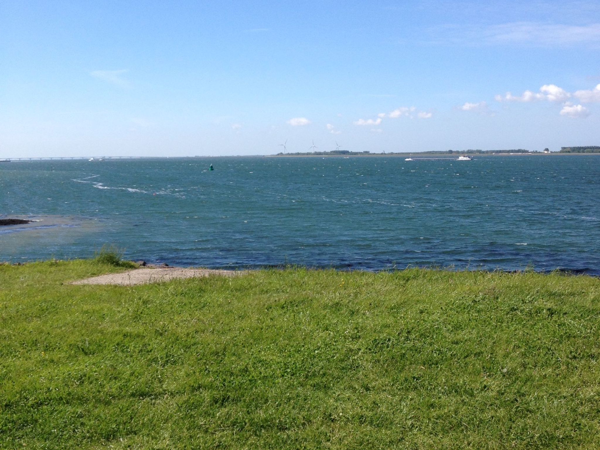 Mit Garten, Grill und Terrasse-Drinnen