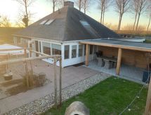 Gezellige vakantiebungalow met tuin op 200m van zee in Stavenisse - thumbnail 1