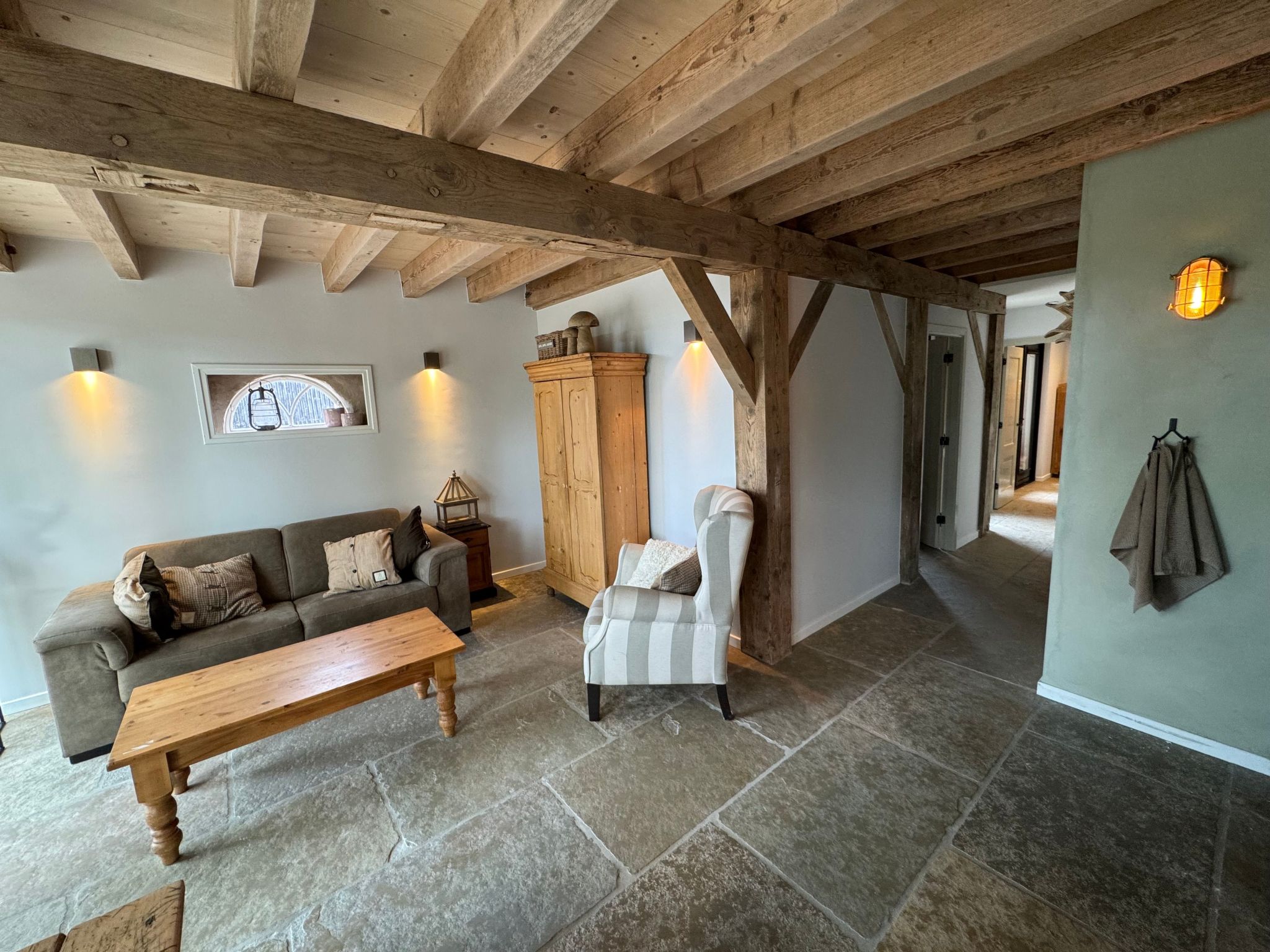 Dieses attraktive Ferienhaus in Sint-Annaland bietet eine einzigartige Kombination aus Komfort und Beständigkeit, ideal für eine Gruppe von vier Personen, die einen erholsamen Aufenthalt in der Näh..