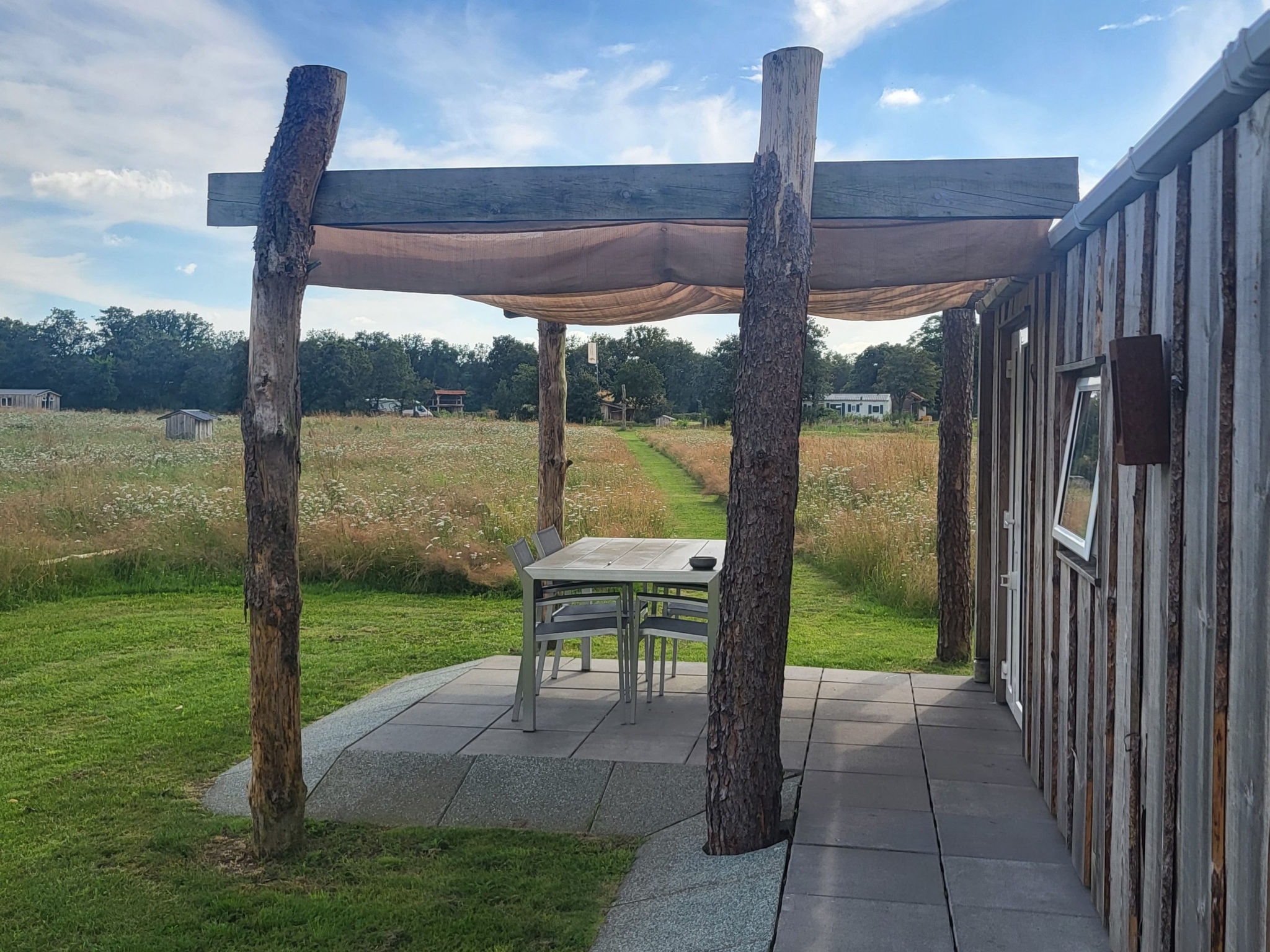 Hoeve Twente - De Oeverzwaluw - Buiten