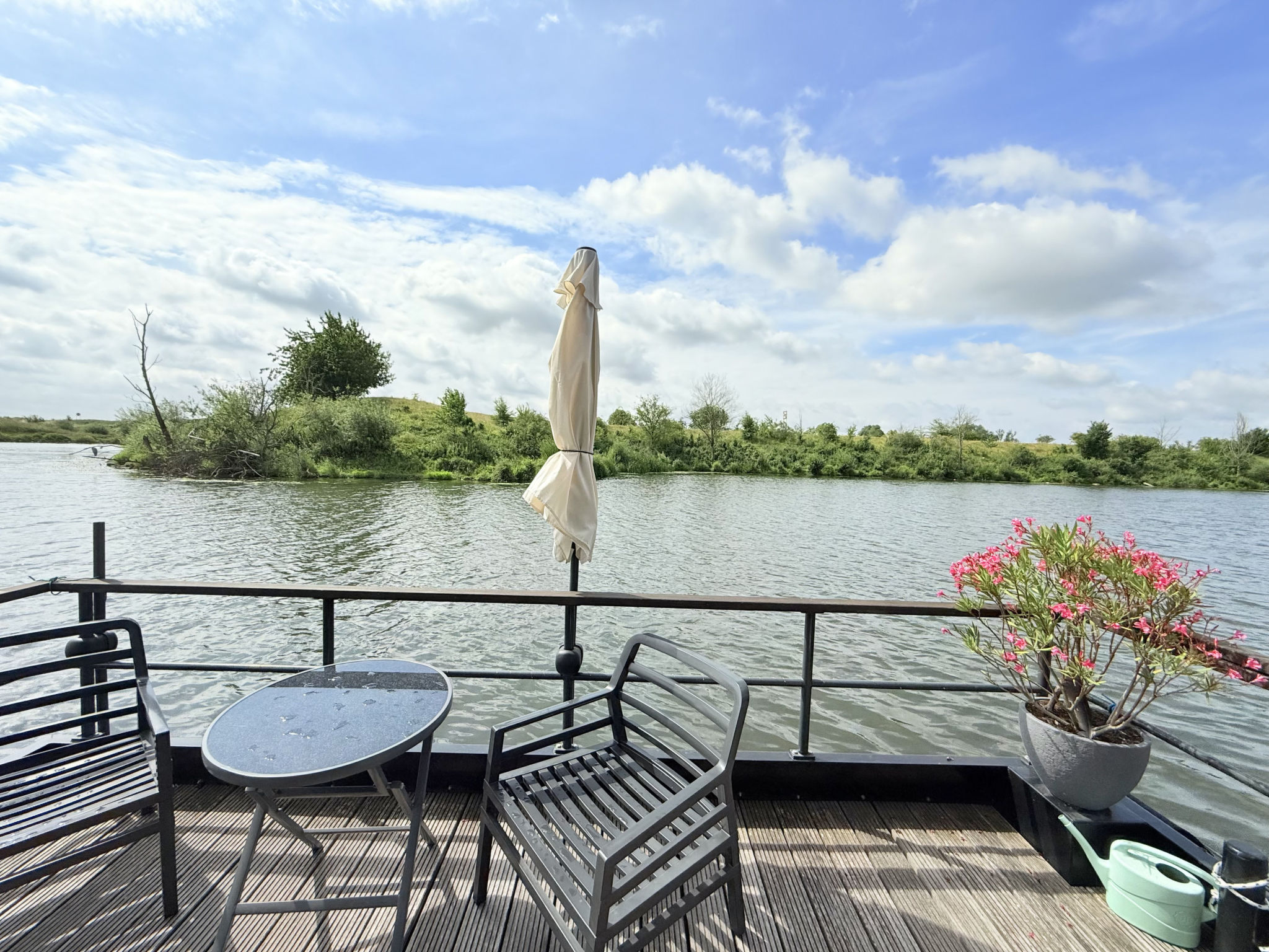 Maasterp - Woonboot 21 — Terrace (4 of 15)