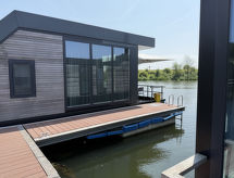 Maasterp woonboot 14 – Uniek vakantieverblijf aan de Maas in Limburg - thumbnail 2