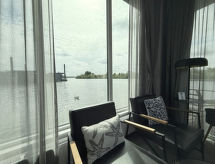 Maasterp Woonboot 5: Luxe varen in het Limburgse Maasdal - thumbnail 5