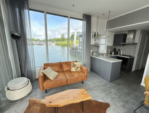 Luxe woonboot Maasterp aan het water in het Limburgse heuvelland - thumbnail 4