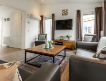 Luxe vakantiehuis met verwarmd zwembad in groene omgeving van Bemelen - thumbnail 2