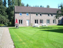 Luxe groepsbungalow aan golfbaan in het Limburgse heuvelland voor 19 personen - thumbnail 1