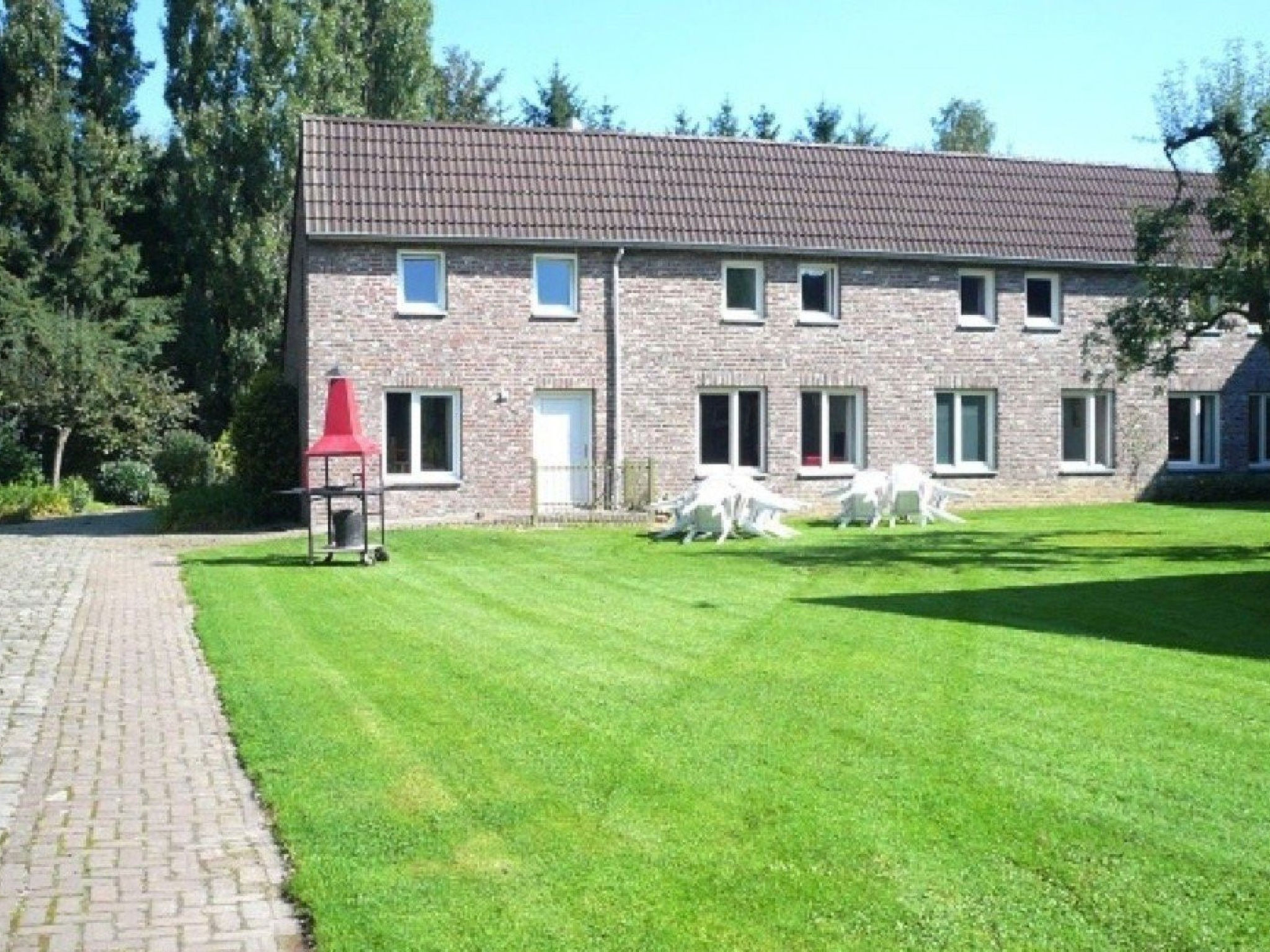 Raum und Komfort für große Gruppen

Die 25-Personen-Reihenbungalow auf Land's Rade ist die ideale Unterkunft für große Familien, Freundesgruppen oder Firmenausflüge. Dieser großzügige Bungalow ..