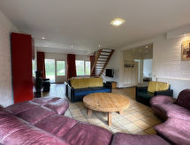Groepsbungalow aan 9-holes golfbaan in Zuid-Limburg voor 15 personen - thumbnail 3
