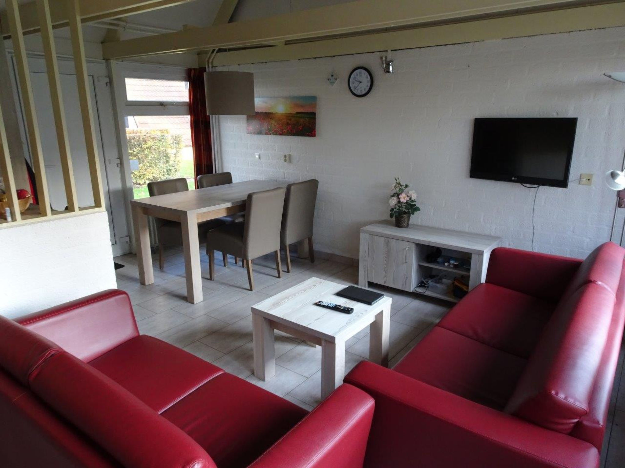 Bungalowpark Simpelveld - Alpha 97 — Living Room (4 of 24)