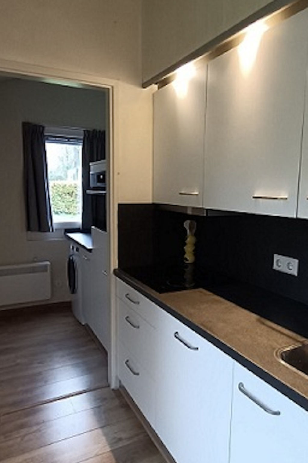 Bungalowpark Simpelveld - Castra 50 — Kitchen / Dining Room (5 of 10)