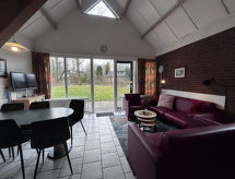 Delta 112: Ruime vakantiebungalow aan de golfbaan in Zuid-Limburg - thumbnail 3