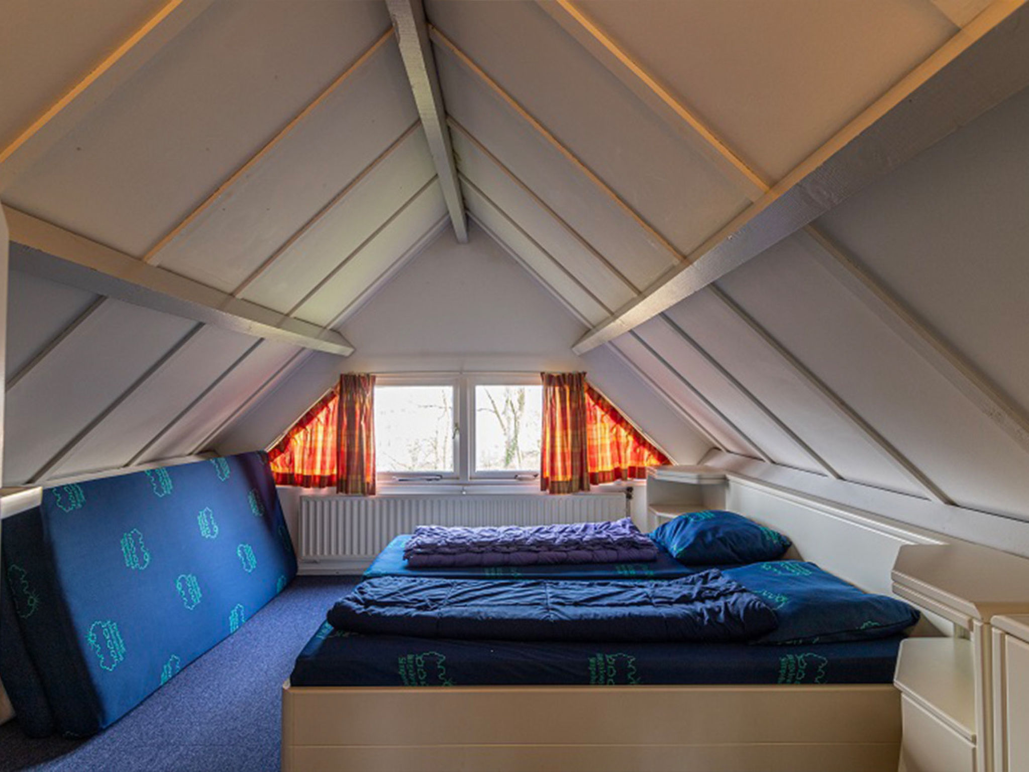 Bungalowpark Simpelveld - Delta 130 — Bedroom (4 of 9)