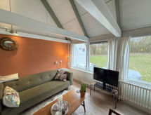 Golfvilla Alpha 74 in Zuid-Limburg | Luxe 4-persoonsbungalow met tuin - thumbnail 2