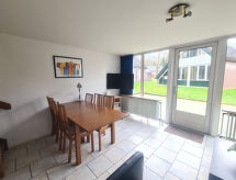 Luxe 6-persoonsbungalow aan golfbaan in Zuid-Limburg - thumbnail 1