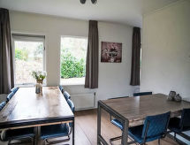 Specht: Luxe 10-persoonsvilla met verwarmd zwembad op kindvriendelijk park in Hoenderloo - thumbnail 6