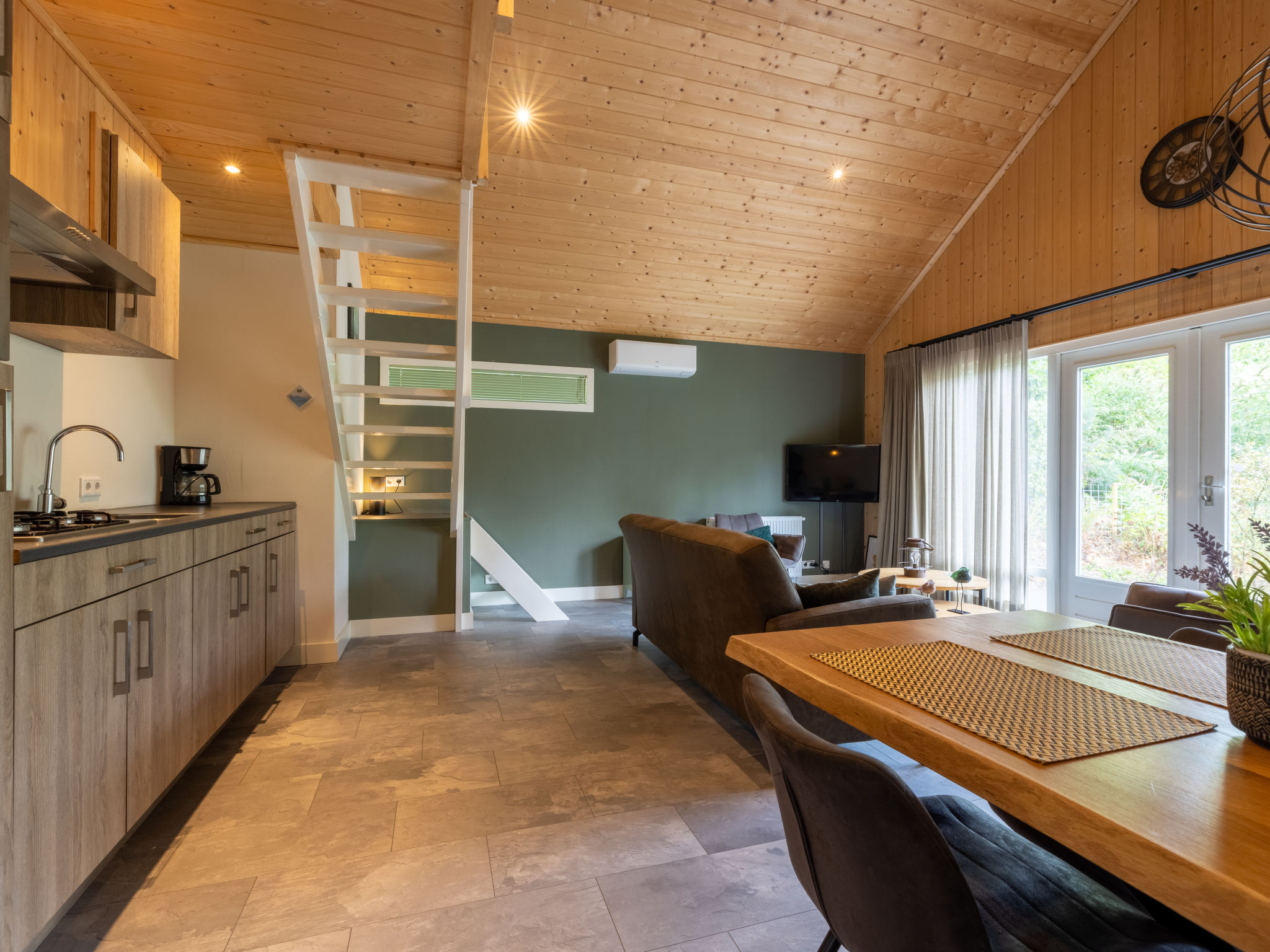 Boslodge-Drinnen