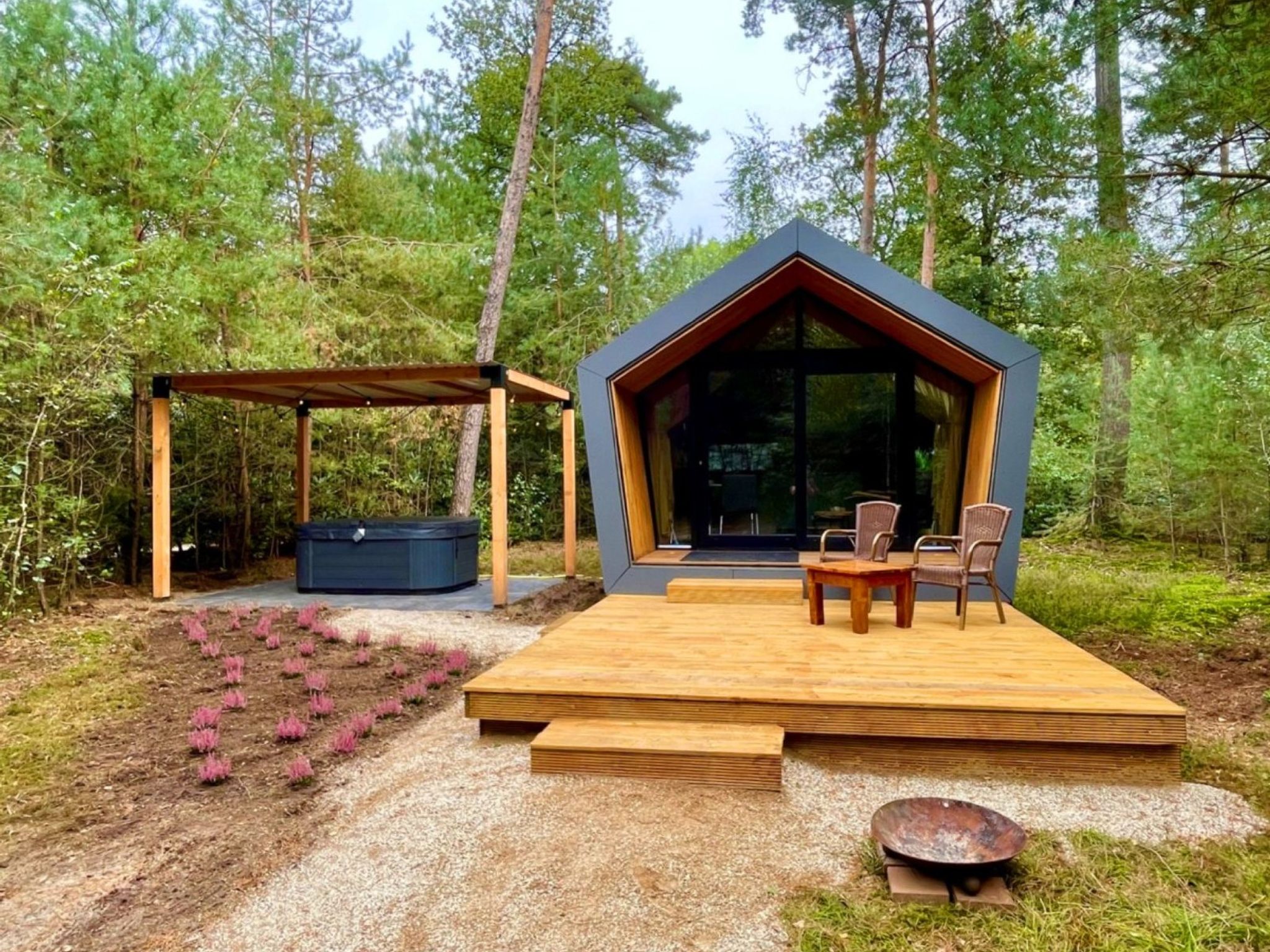 Outdoors Holten - Diamond Suite met Jacuzzi - Buiten