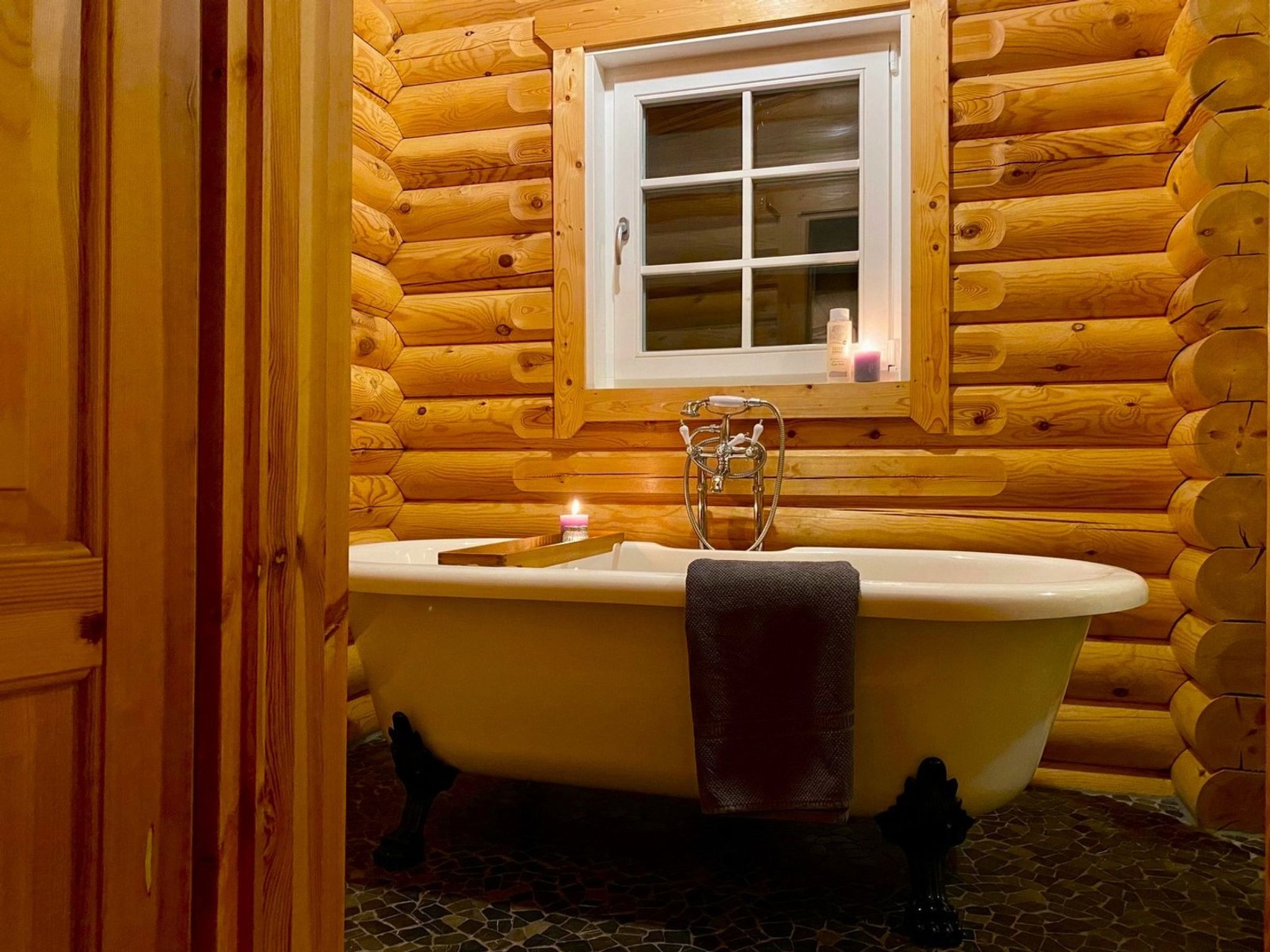 Outdoors Holten - Family Lodge met bad & hottub