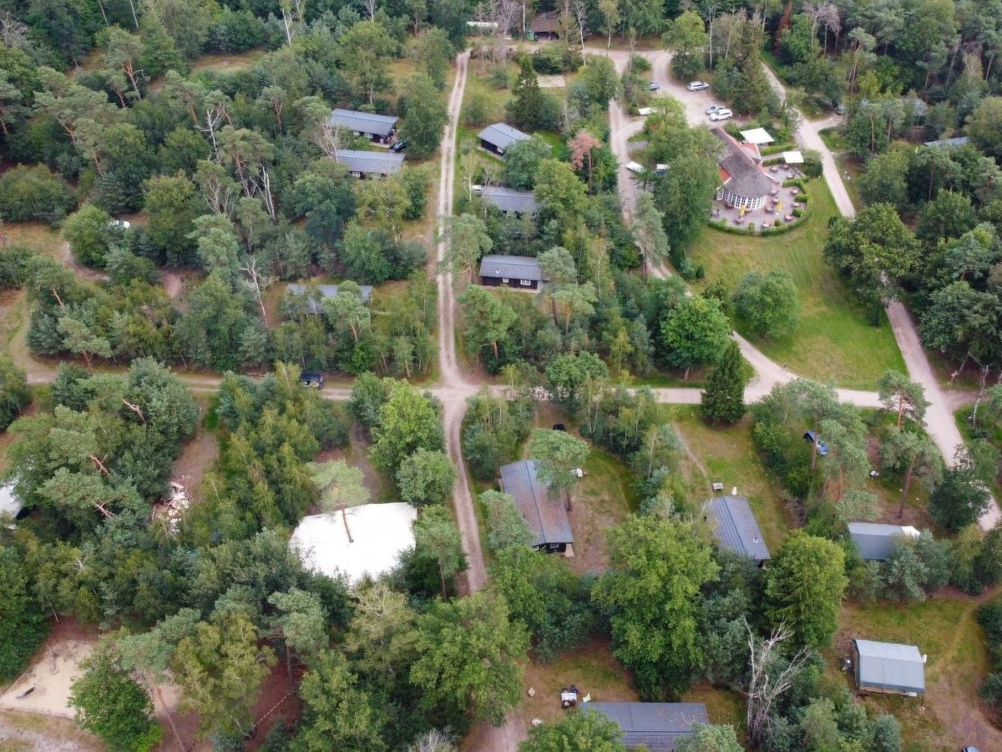 Outdoors Holten - Family Lodge bad - Buiten