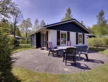 Vrijstaand boshuis met zwembad op Buitenplaats Gerner in Dalfsen - thumbnail 1