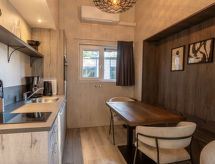 Tiny Borg: Stijlvol tiny house in hartje Drents Ruinen - thumbnail 6