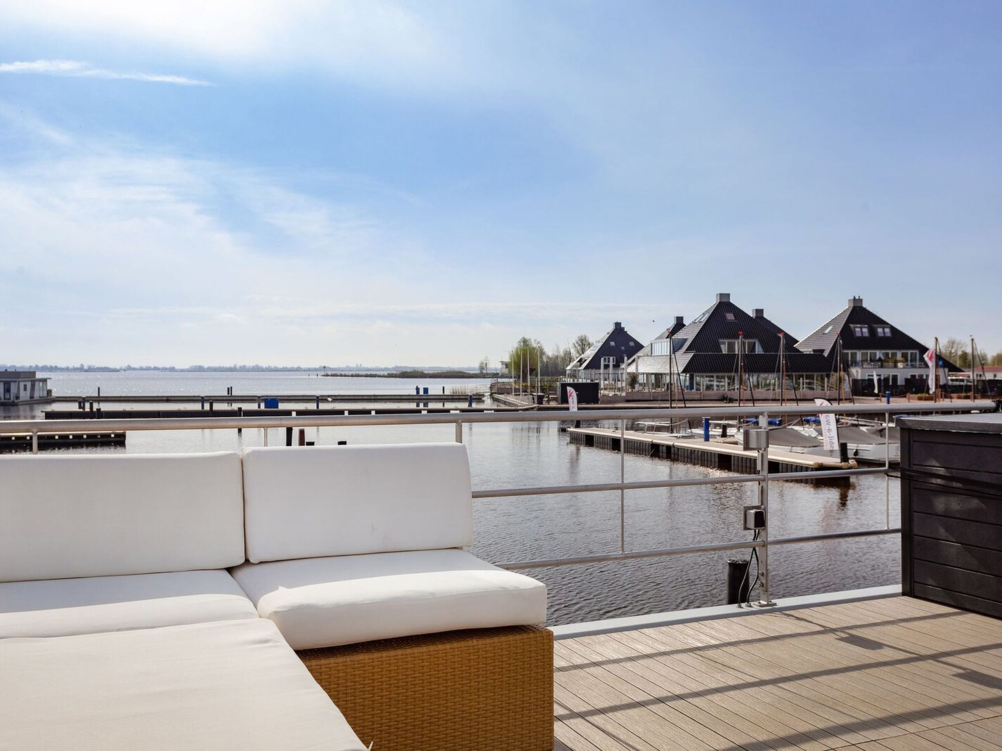 HouseBoat MeerRand - Outside