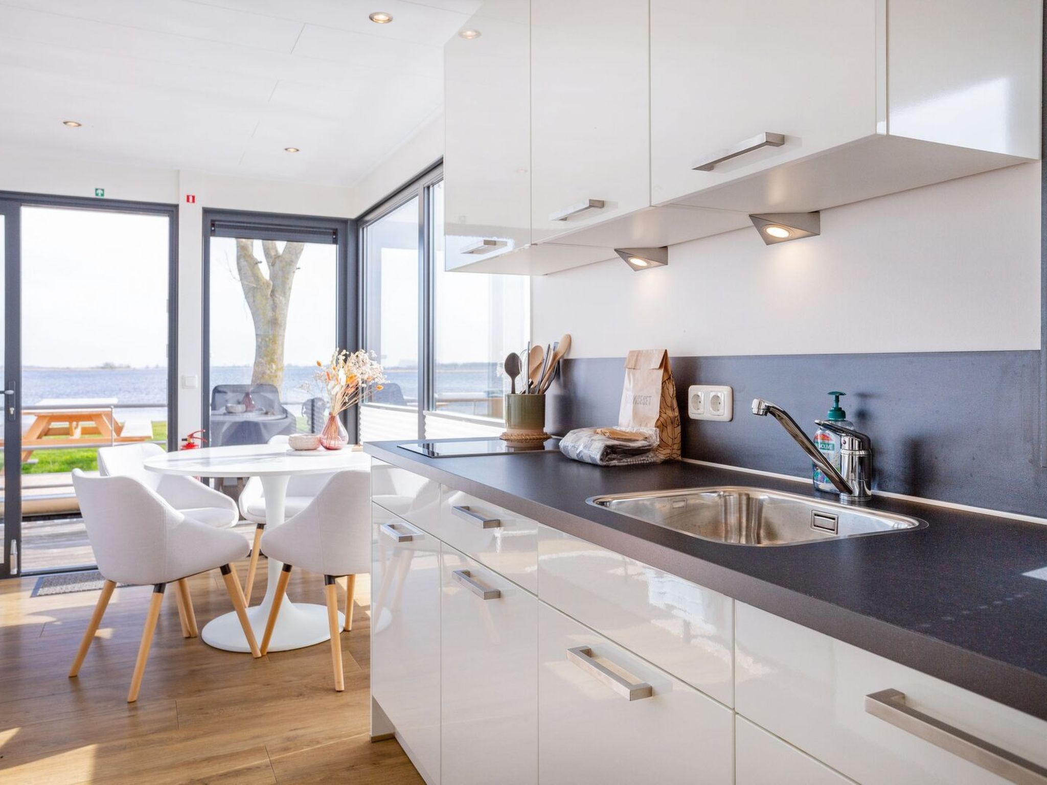 HouseBoat MeerRand - Outside