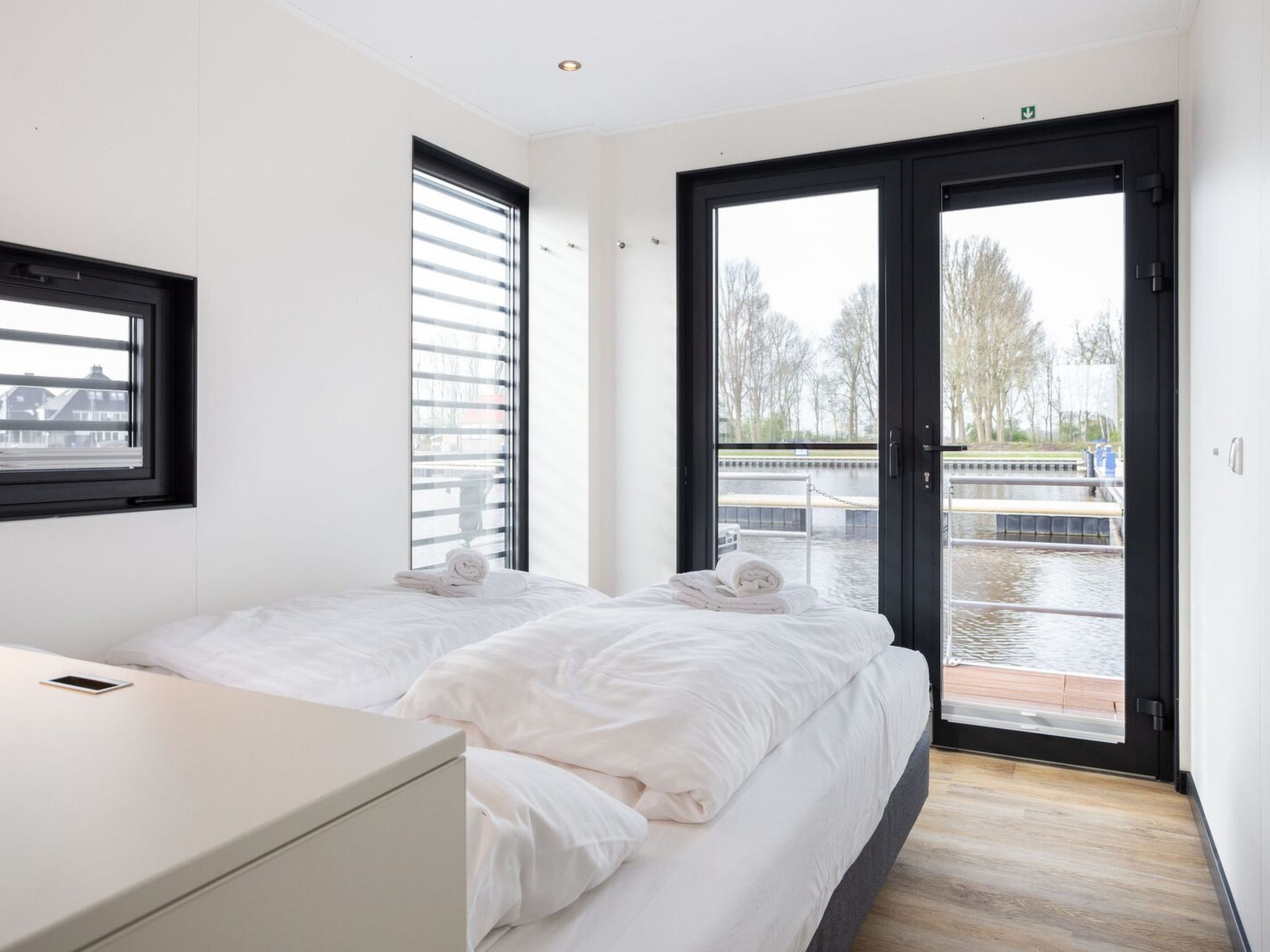 HouseBoat De Valreep - Outside