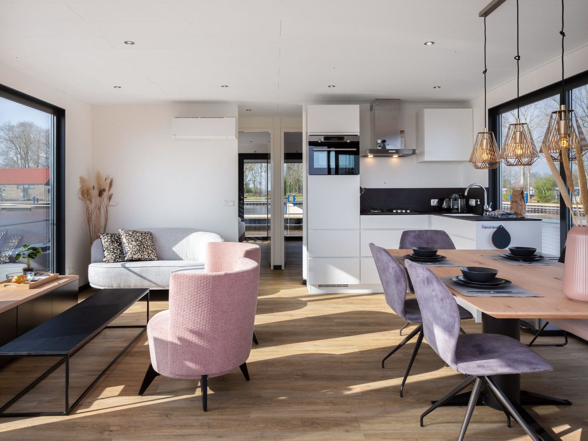 HouseBoat De Valreep - Inside