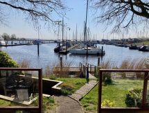 014 Konig: Vrijstaand vakantiehuis aan het water in Anjum, Friesland - thumbnail 2