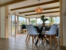 Chalet Ufergrundstück mit eigenem Angelplatz