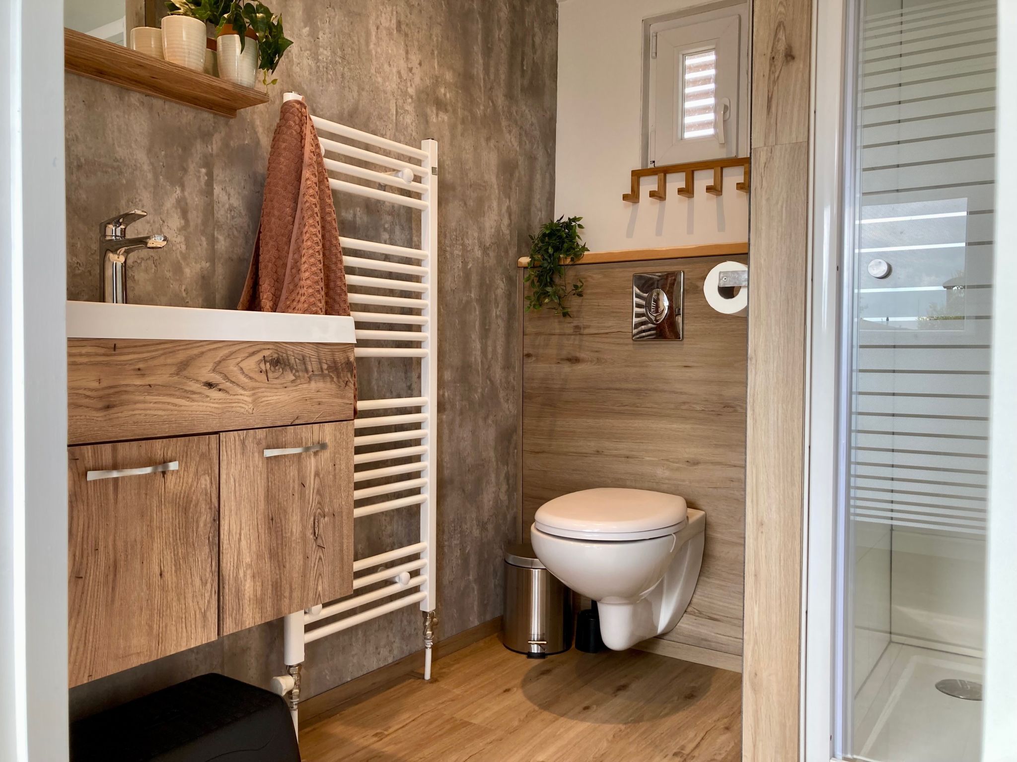 Chalet Ufergrundstück mit eigenem Angelplatz-Inside