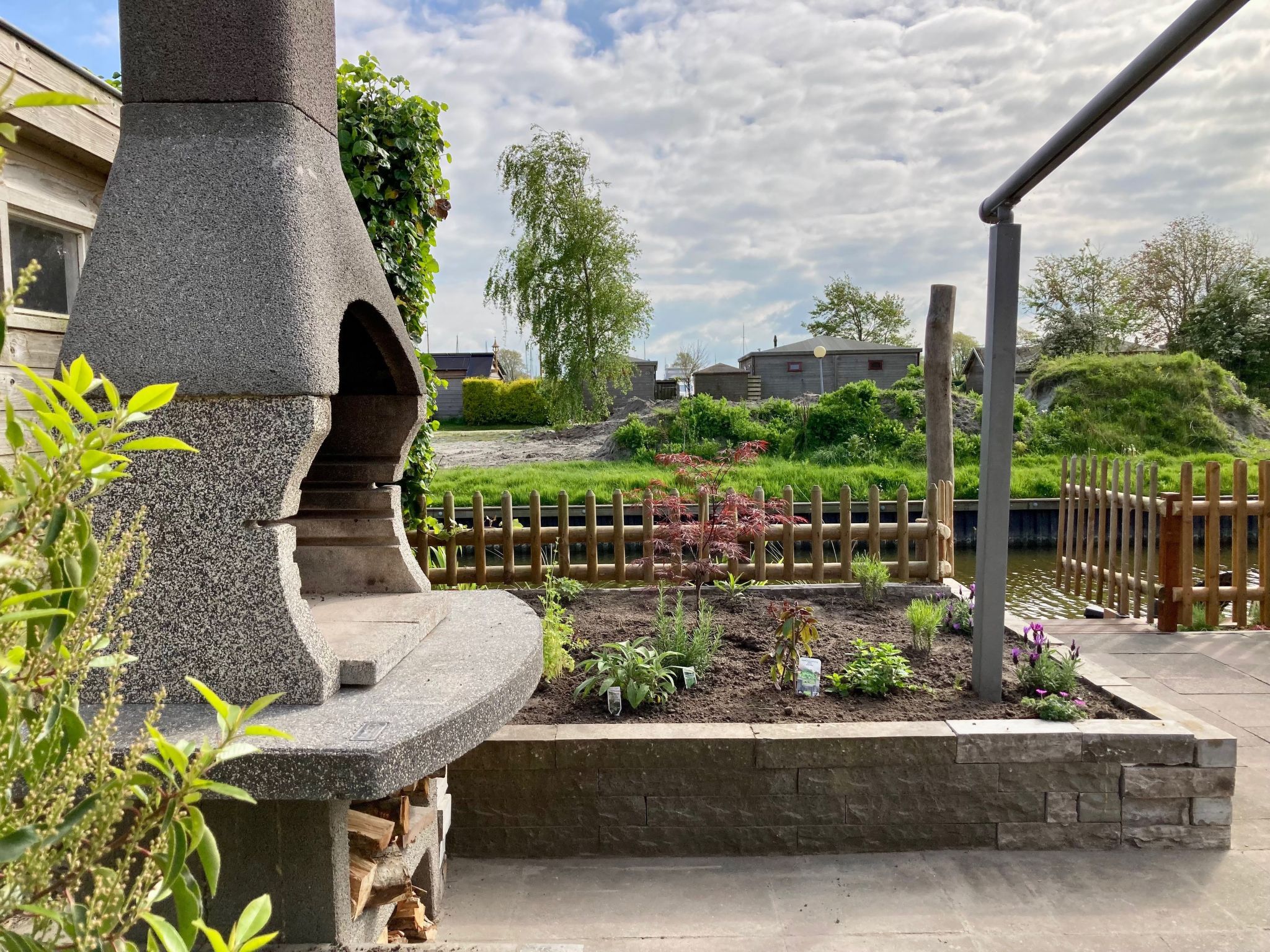 Chalet Ufergrundstück mit eigenem Angelplatz-Inside
