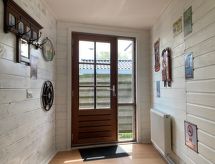 Vrijstaande bungalow aan meer in Friesland met omheinde tuin - thumbnail 3