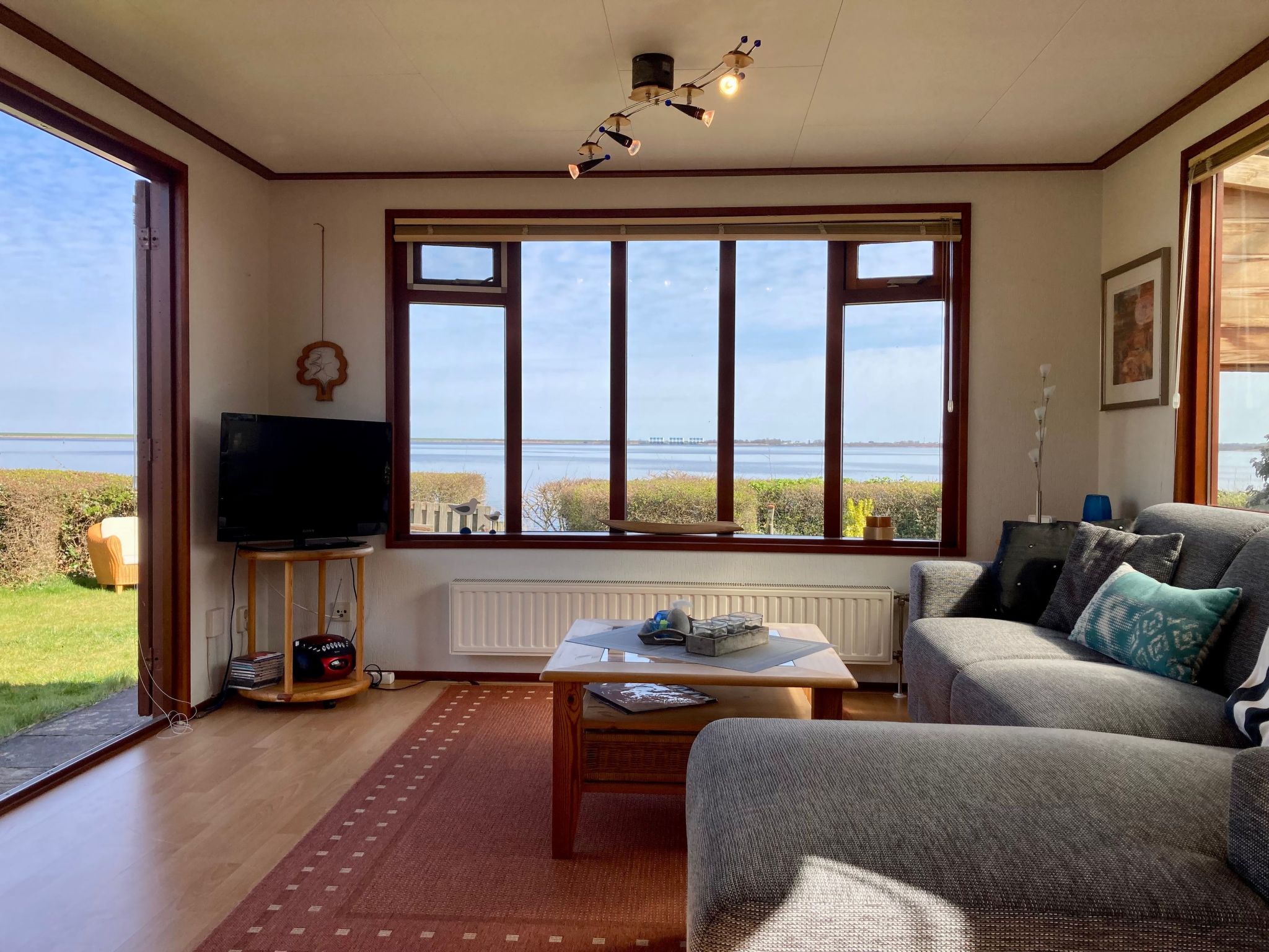 Haus Sonnenschein mit Blick auf das Lauwersmeer-Drinnen