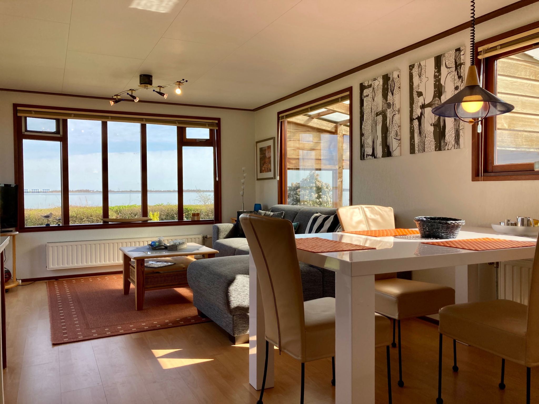 Haus Sonnenschein mit Blick auf das Lauwersmeer-Drinnen