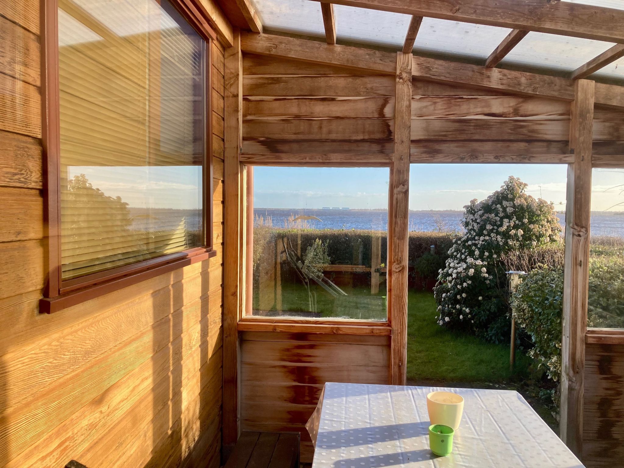 Haus Sonnenschein mit Blick auf das Lauwersmeer-Drinnen