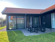 Nieuw luxe chalet aan water met privé-angelplaats in Anjum - thumbnail 5