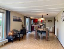 Luxe bungalow aan het Lauwersmeer met tuin en golfbaan in Anjum - thumbnail 6
