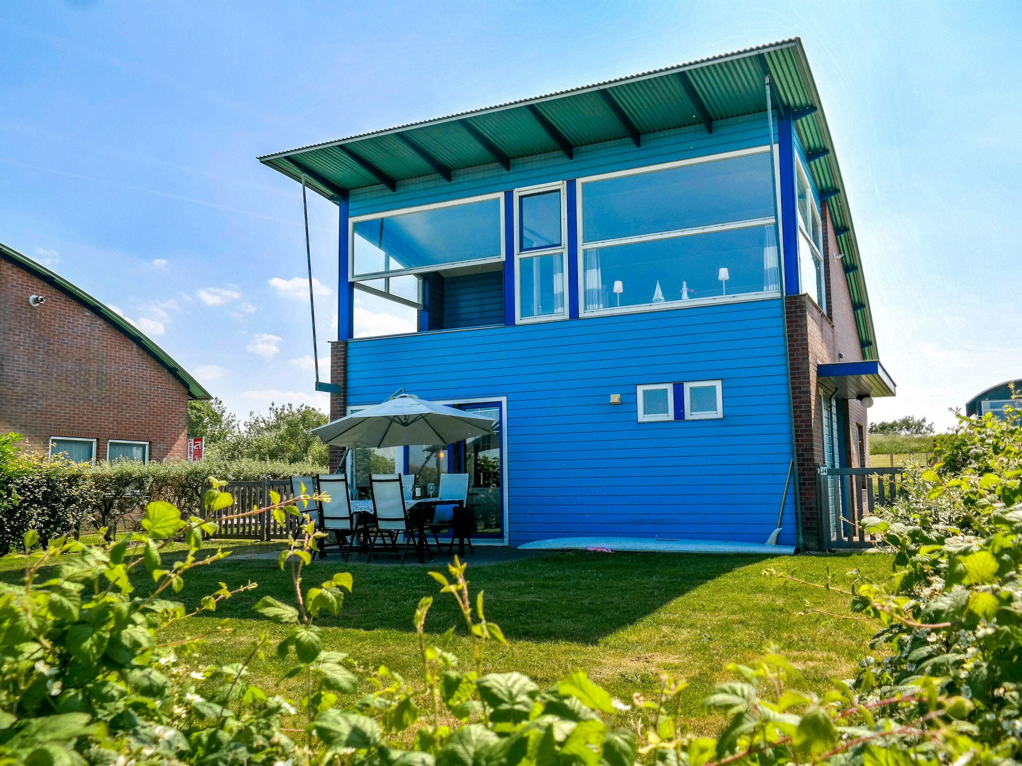 Erleben Sie die idyllische Schönheit von Friesland in unserem komfortablen Ferienhaus in Anjum, perfekt geeignet für bis zu 6 Personen und Ihre vierbeinigen Freunde. Mit einer einladenden Atmosphär..