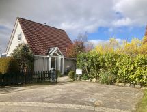 Vrijstaand vakantiehuis aan meer in Anjum, Friesland met tuin - thumbnail 3
