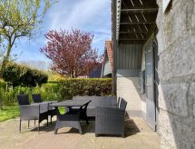 Vrijstaand vakantiehuis met tuin op 500m van het meer in Friesland - thumbnail 2
